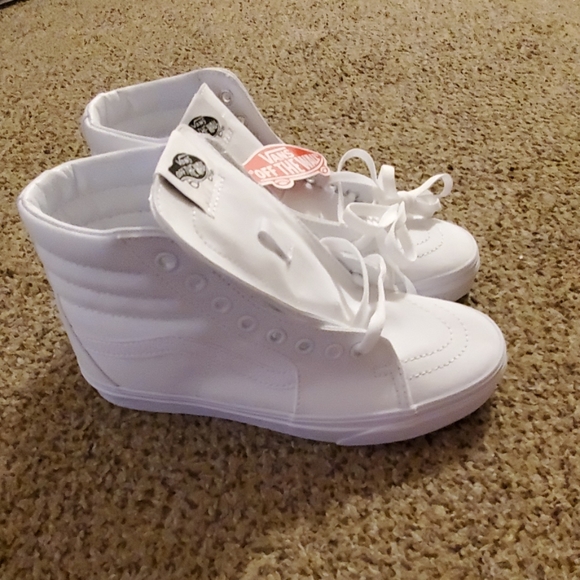 Vans Shoes - Vans Unisex Sk8-Hi Top Sneaker